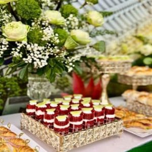 “Tiệc ngọt tea break” là hình thức phục vụ đồ ăn nhẹ và đồ uống trong các buổi họp, hội thảo, khai trương, đào tạo hoặc sự kiện ngắn liên hệ www.traicayvanphong.com